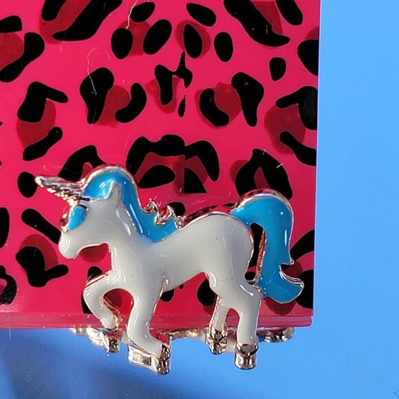 Betsey Johnson Unicorn & Shooting Star Earrings – Whimsical Statement Jewelry - Picture 8 of 13